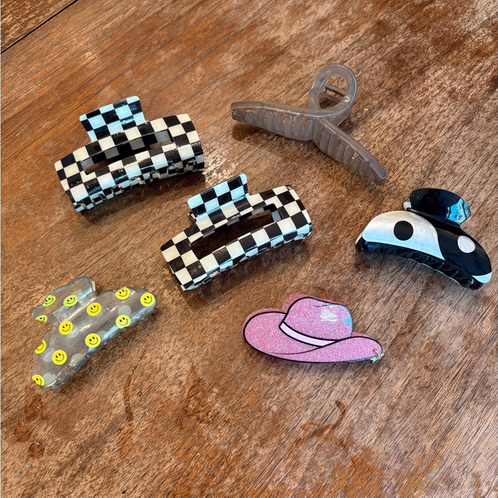 Lot of Claw Hair Clips!